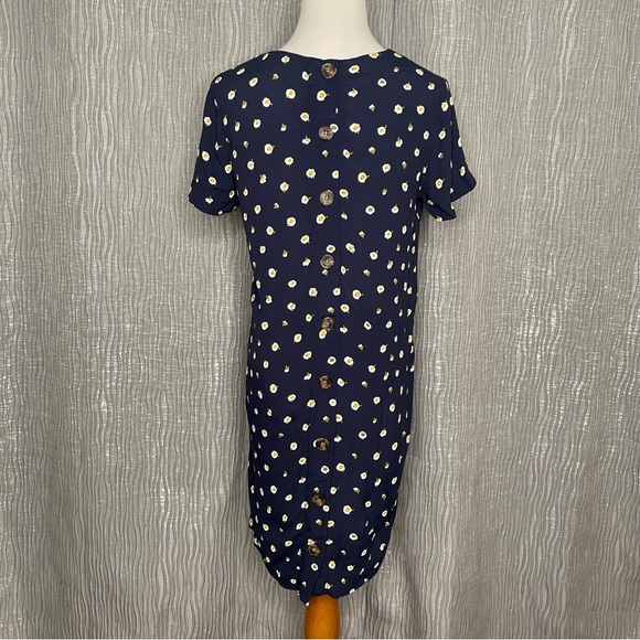 Madewell button back easy dress in Daisy Dot - Picture 5 of 10